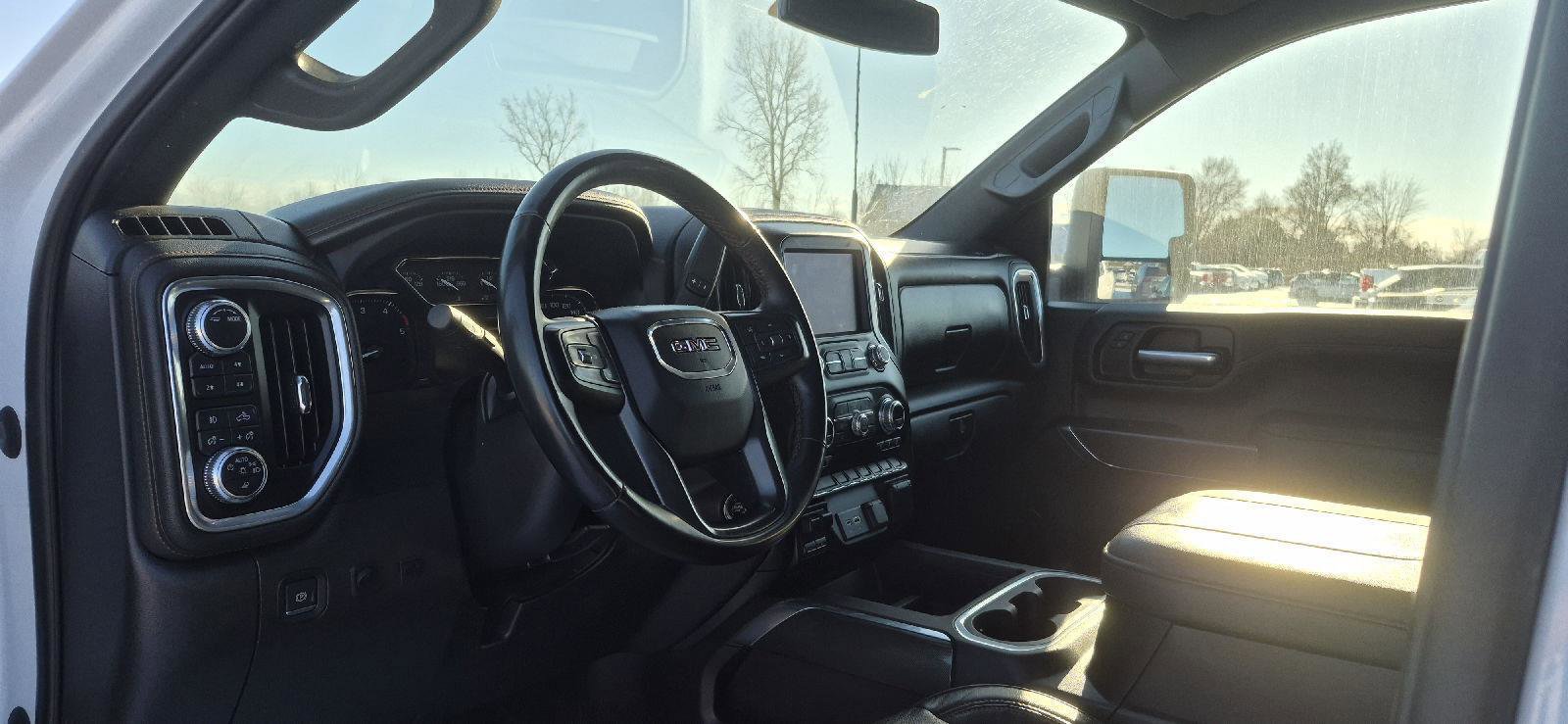 Used 2023 GMC Sierra 2500 AT4 w/ Gooseneck/5TH Wheel Package image 9