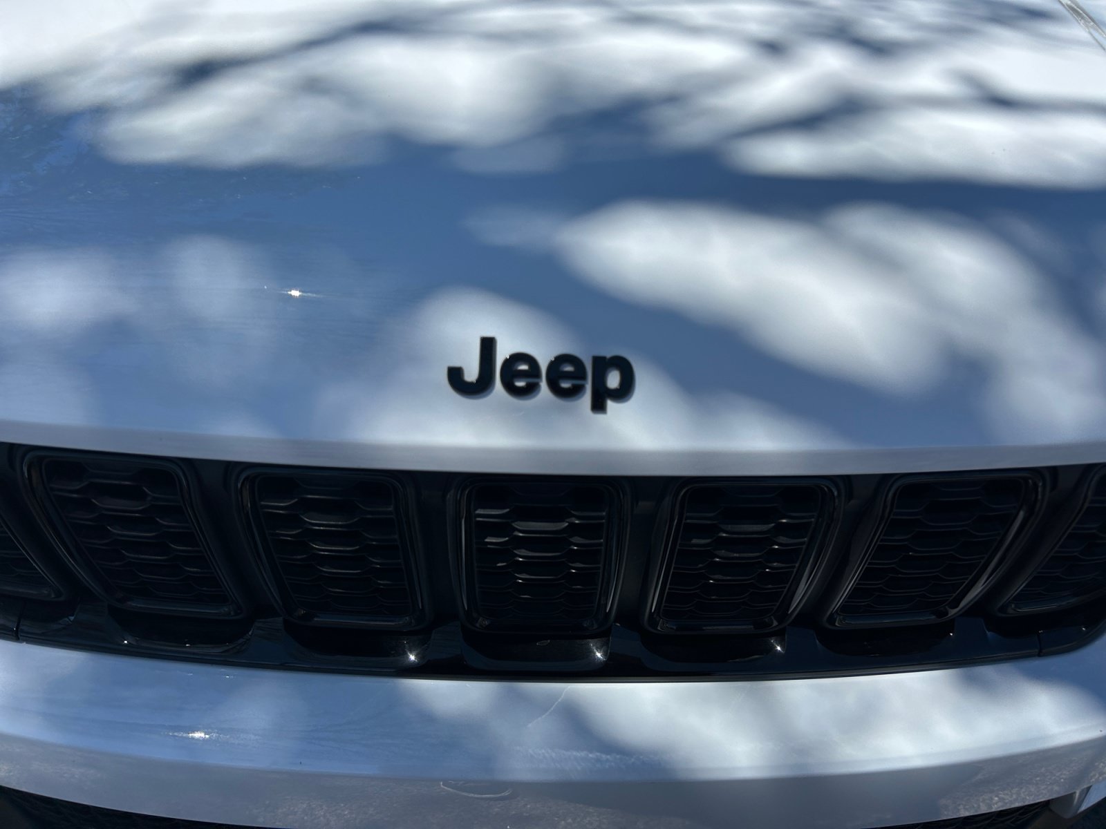 Used 2025 Jeep Grand Cherokee Altitude AWD/4WD image 23