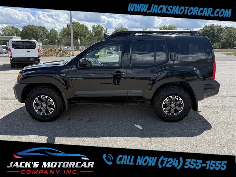 Used 2015 Nissan Xterra PRO-4X w/ Pro-4x Leather Package image 3