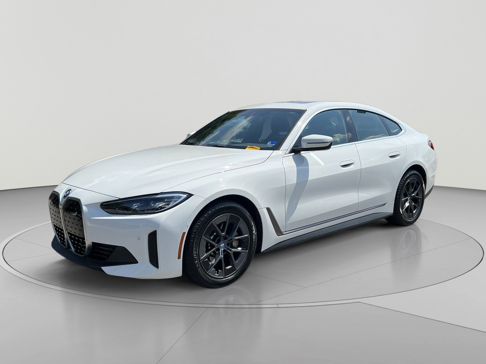 Used 2023 BMW i4 eDrive40 w/ Premium Package RWD image 1