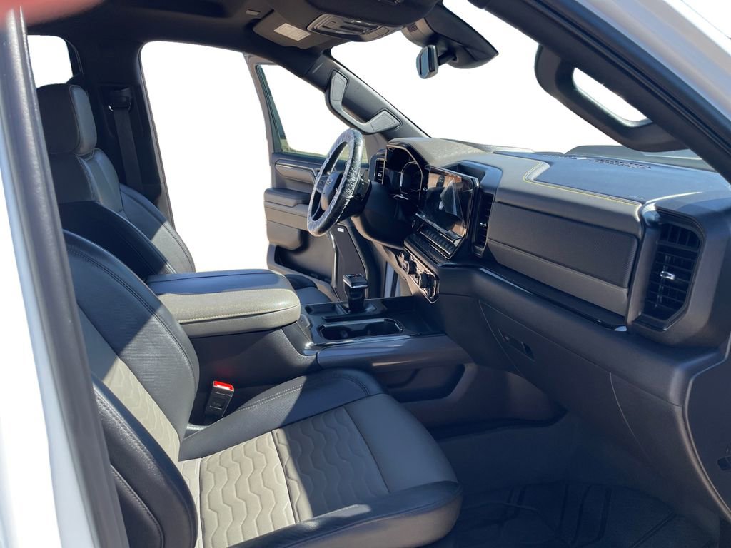 Used 2024 Chevrolet Silverado 1500 ZR2 image 17