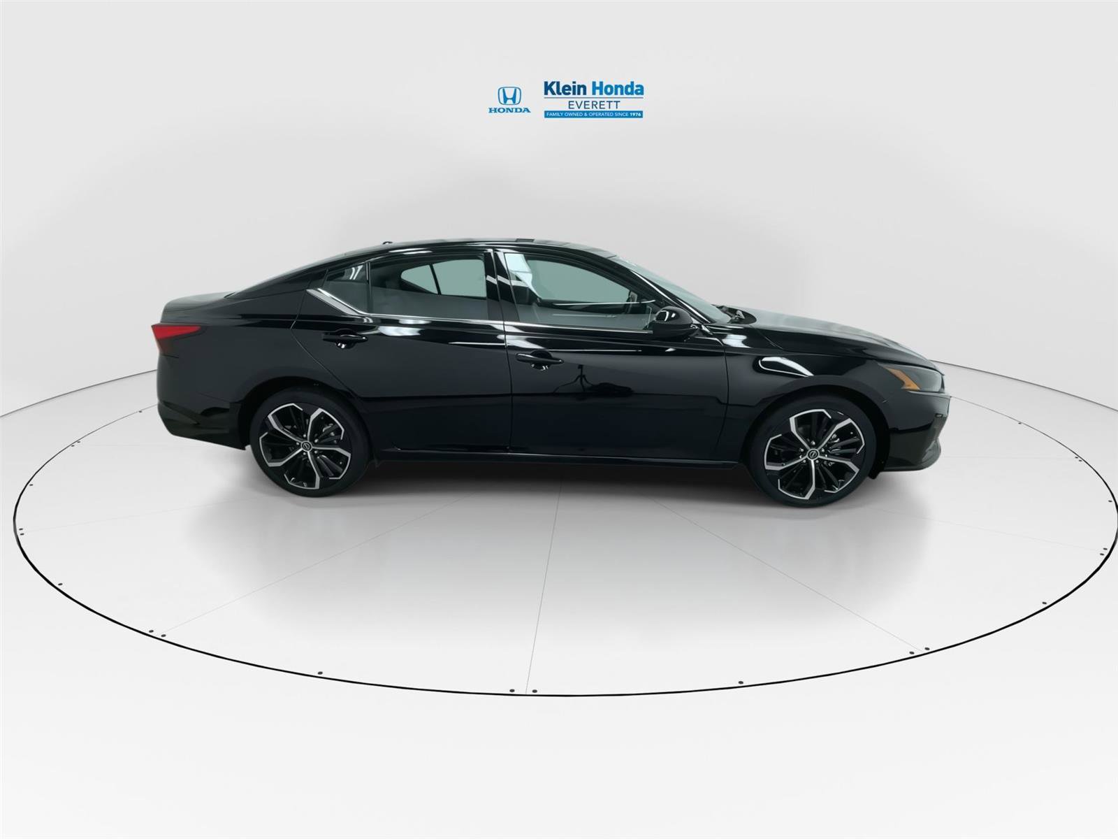 Used 2024 Nissan Altima 2.5 SR AWD/4WD image 3
