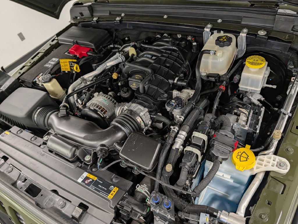 Used 2023 Jeep Gladiator Sport AWD/4WD image 35