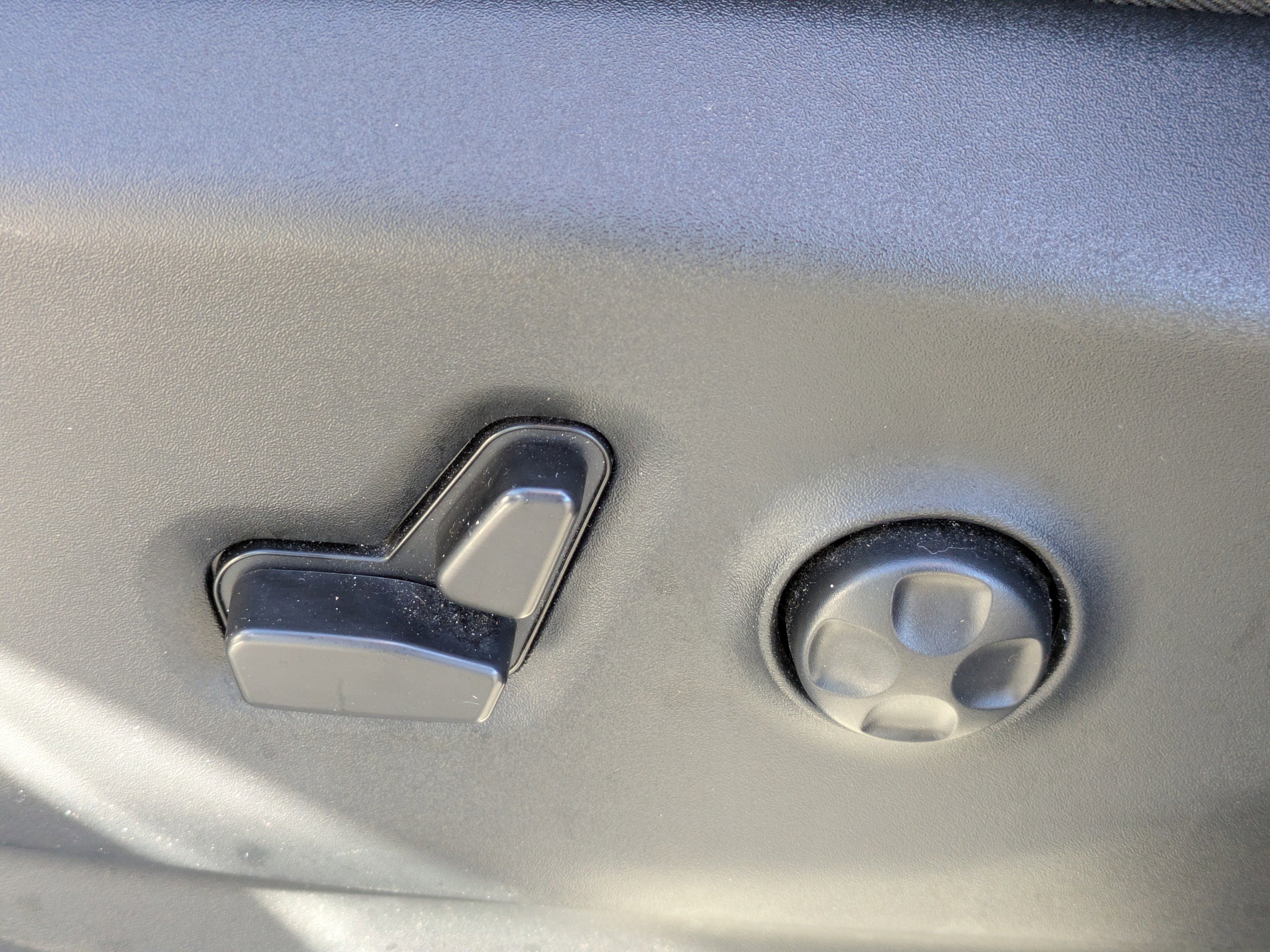 Used 2023 Chrysler Pacifica Limited image 23