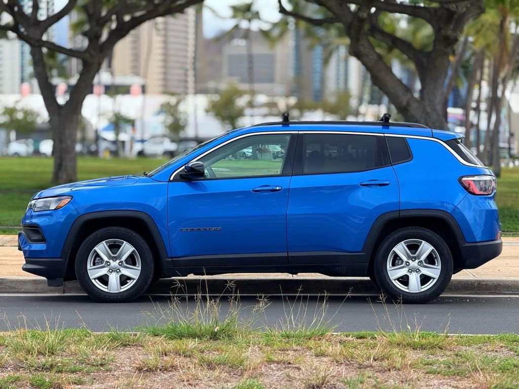 Used 2022 Jeep Compass Latitude image 2