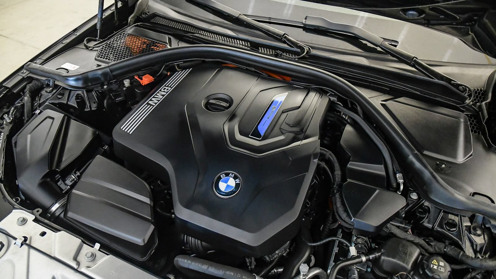 Certified 2024 BMW 330e w/ Premium Package RWD image 25