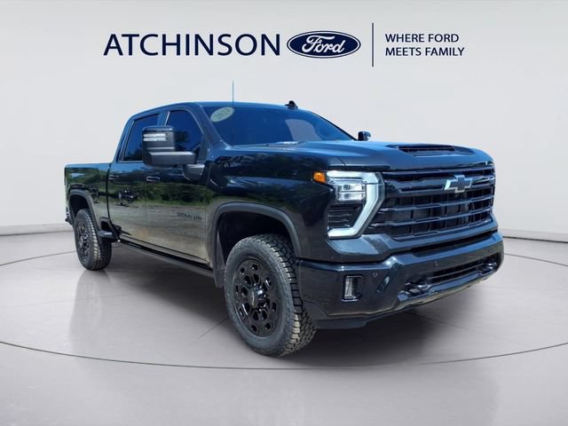 Used 2024 Chevrolet Silverado 2500 LTZ w/ LTZ Plus Package AWD/4WD image 3