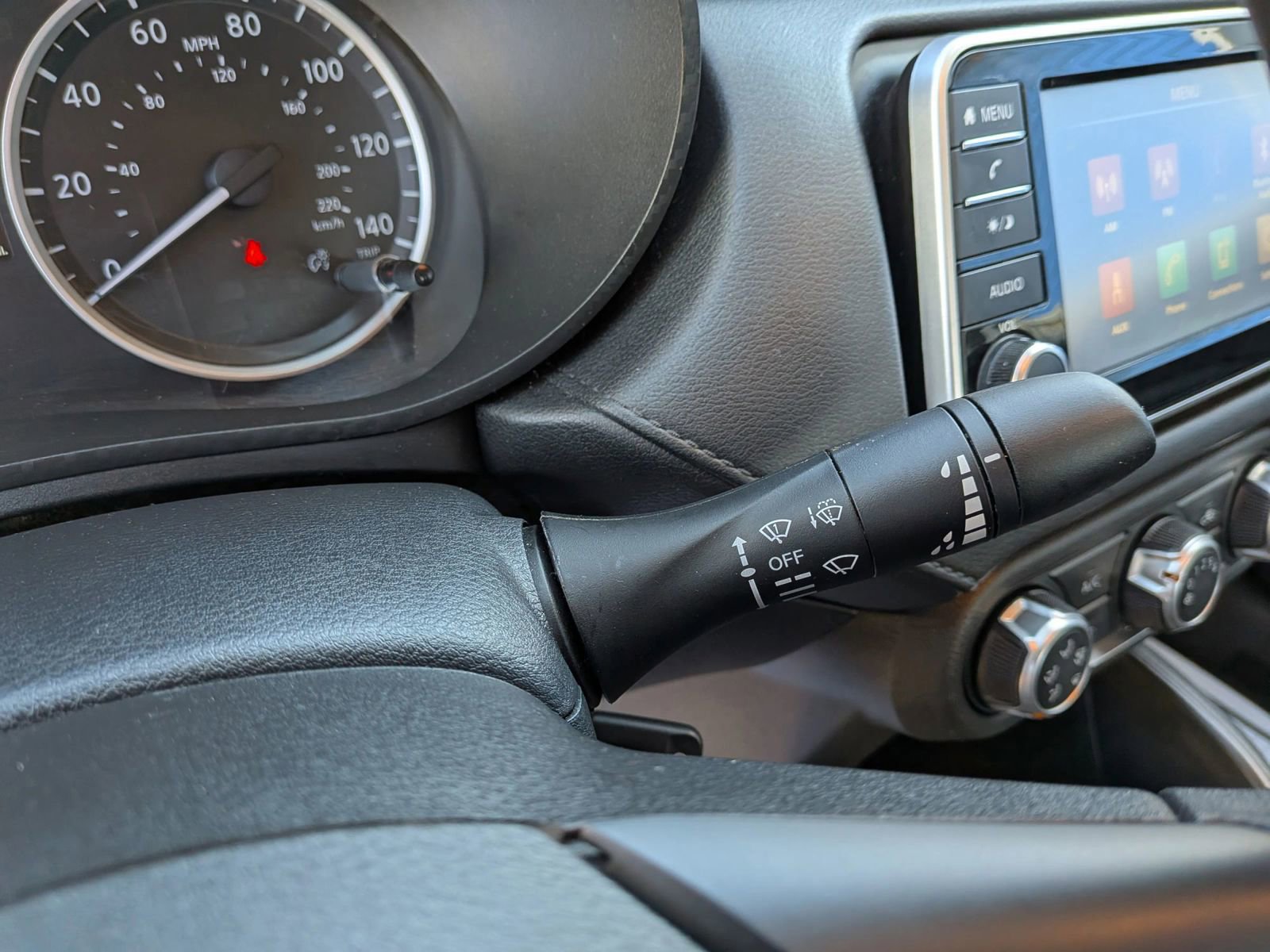 Used 2025 Nissan Versa S image 39