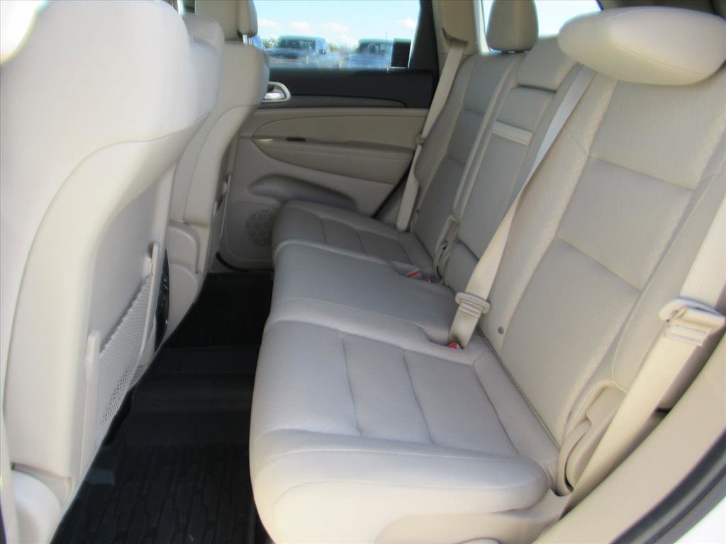 Used 2022 Jeep Grand Cherokee Laredo E image 27
