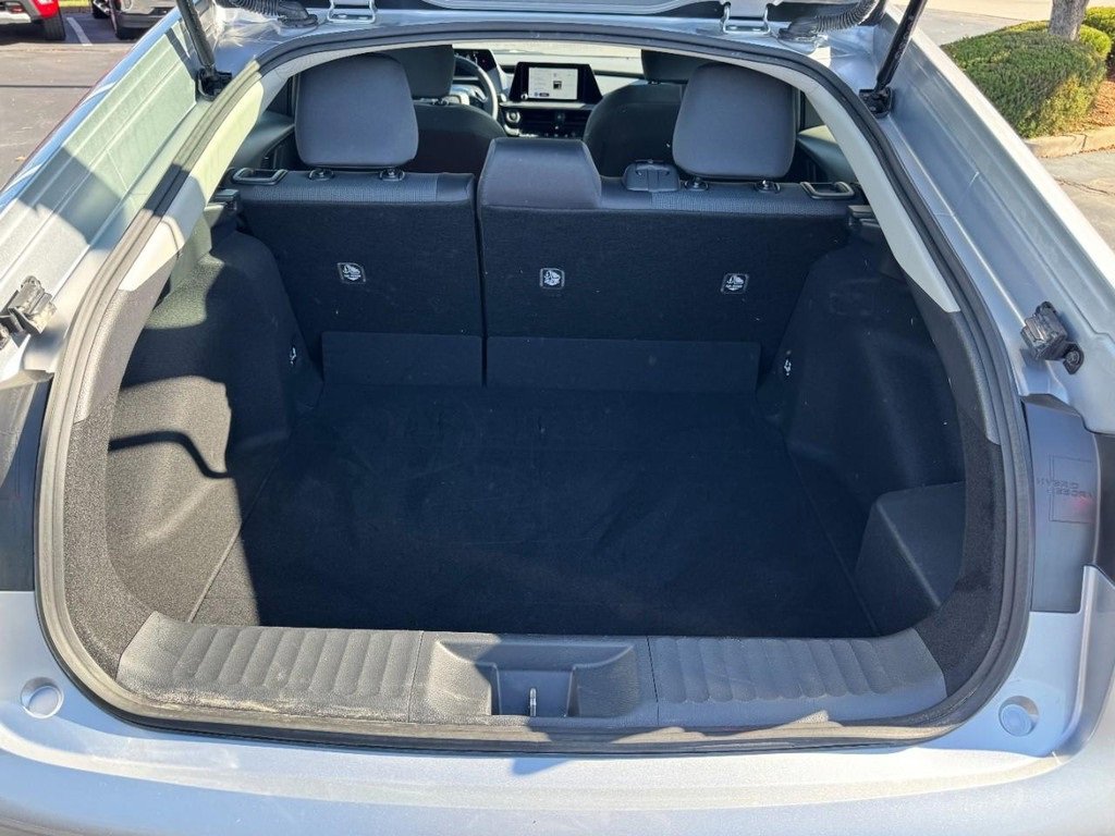Used 2025 Toyota Prius LE image 6