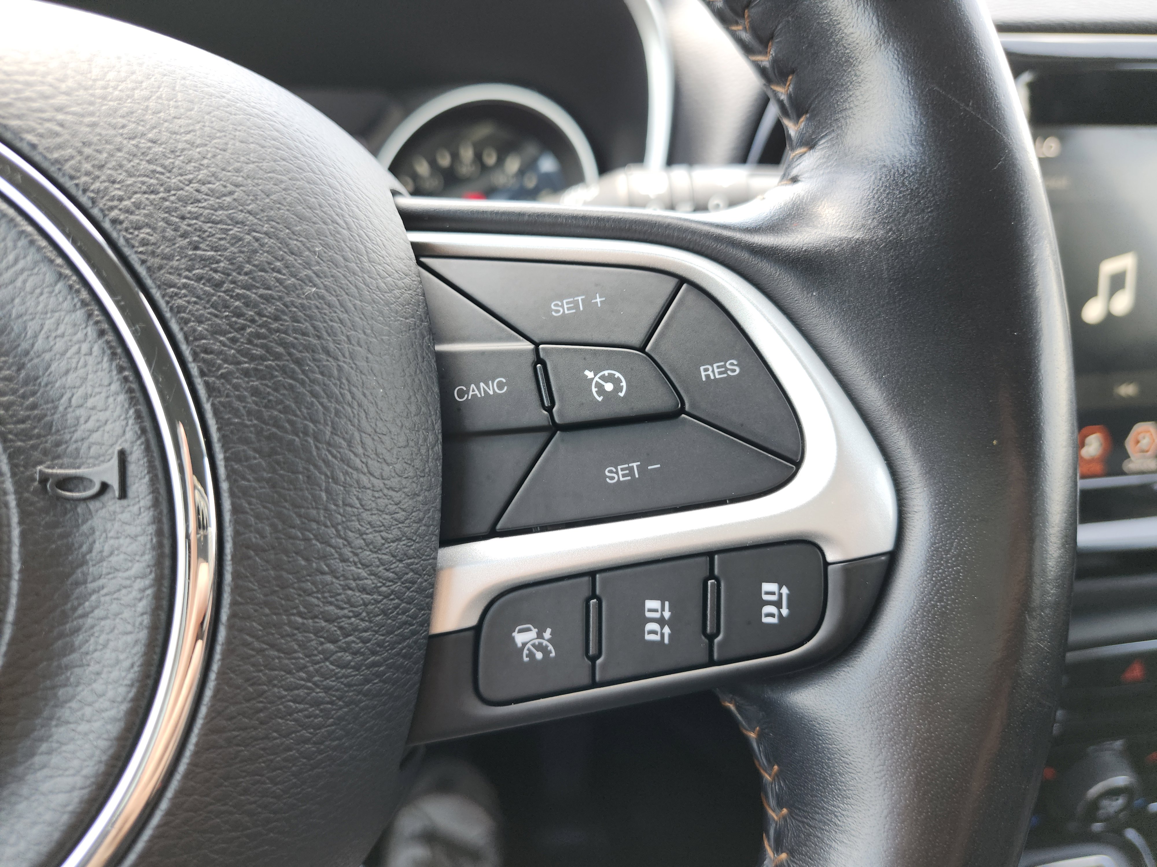 Used 2021 Jeep Compass Limited AWD/4WD image 35