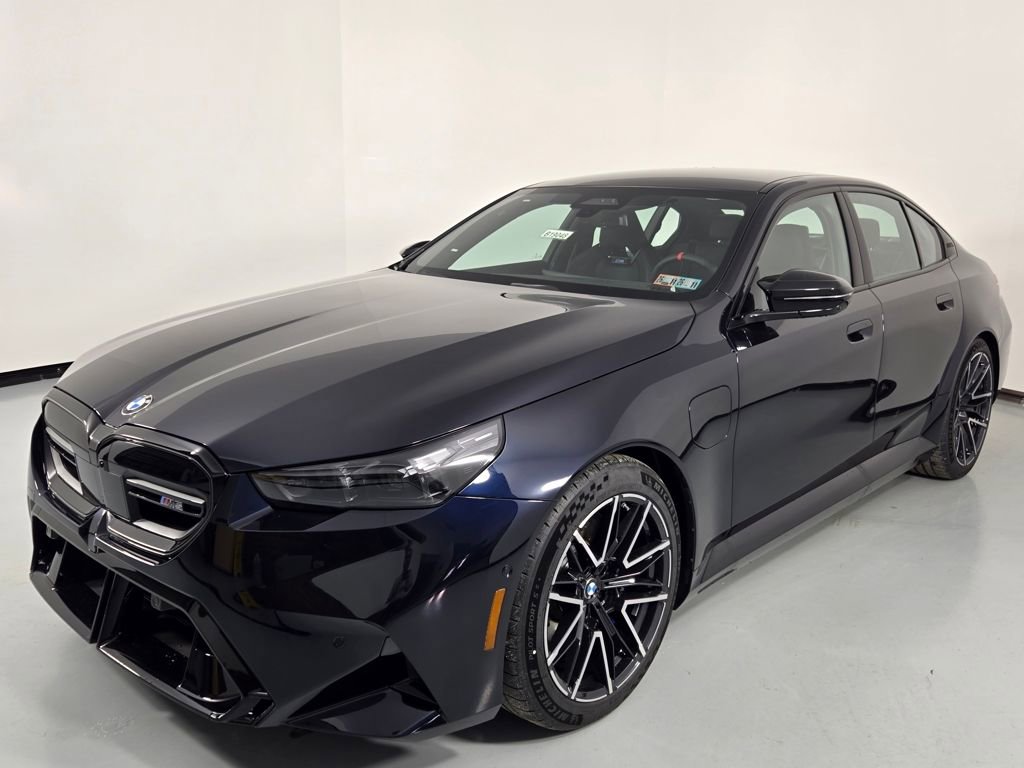 New 2026 BMW M5 w/ Executive Package image 3