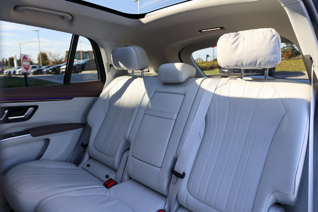 Used 2023 Mercedes-Benz EQS 580 4MATIC SUV image 35