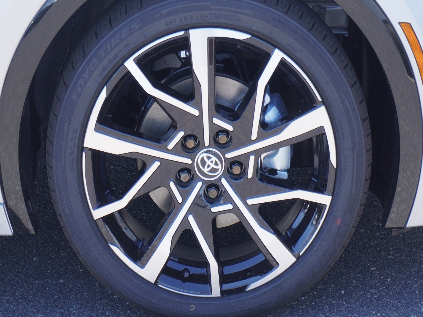 New 2026 Toyota Prius Plug-In Hybrid FWD image 5