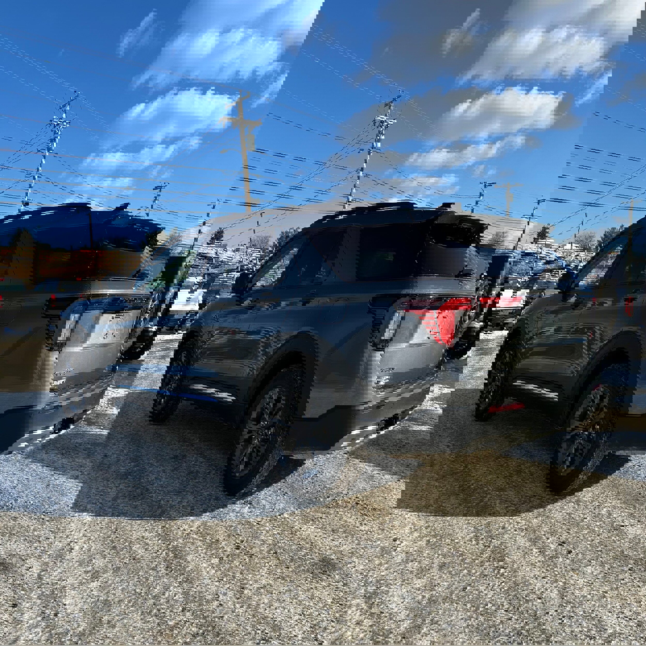 Used 2025 Ford Explorer Active w/ Active Comfort Package image 5