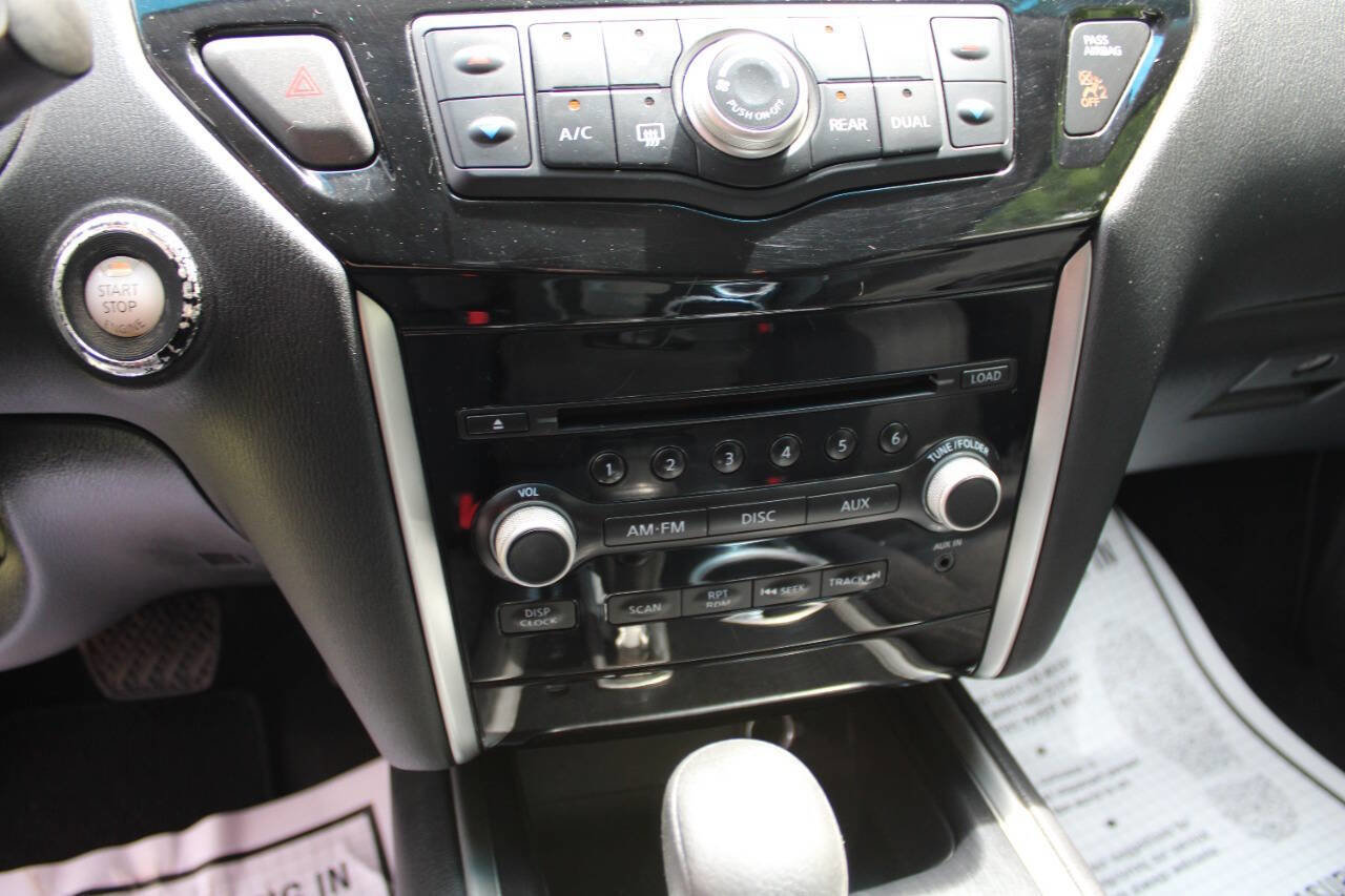 Used 2014 Nissan Pathfinder S image 20