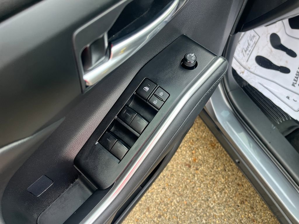 Certified 2023 Toyota Highlander XLE image 14