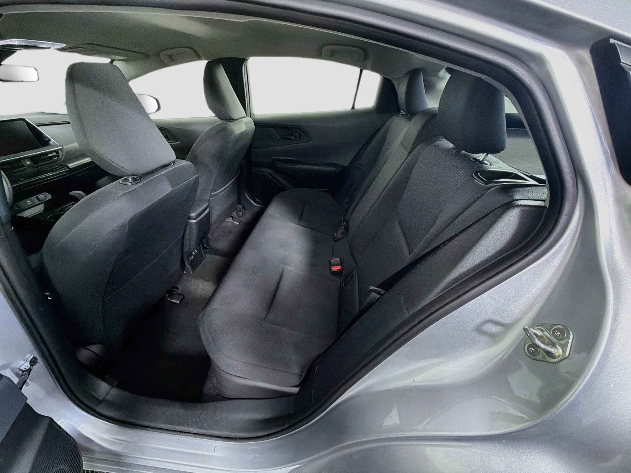 Used 2025 Toyota Prius LE FWD image 28