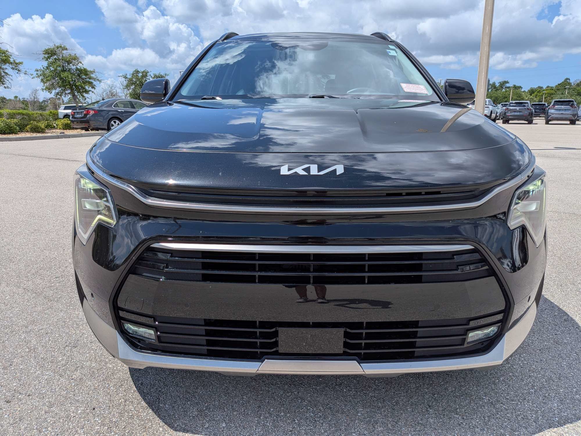 Certified 2024 Kia Niro SX Touring FWD image 3