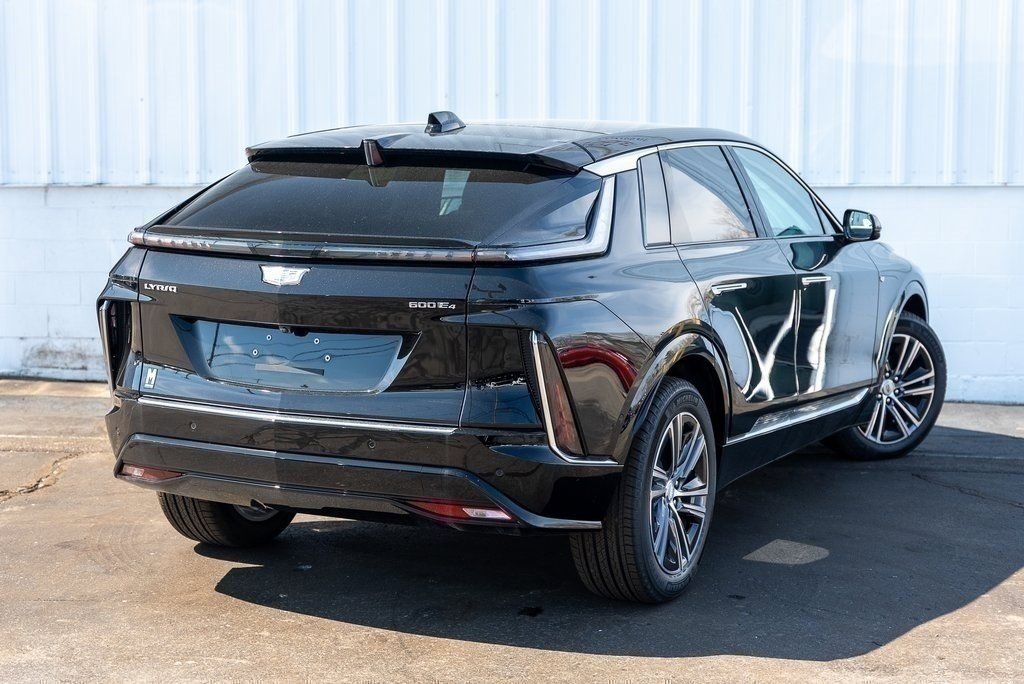 New 2025 Cadillac Lyriq Luxury image 7