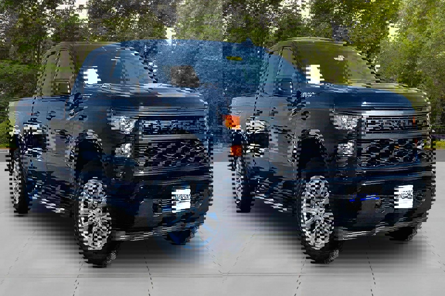 Used 2025 Chevrolet Silverado 1500 Custom image 1