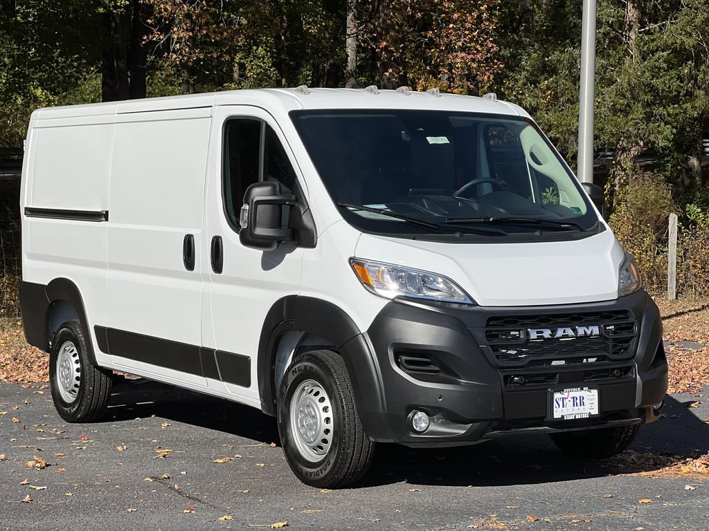 Used 2025 RAM ProMaster 2500 w/ Premium Convenience Group FWD image 1