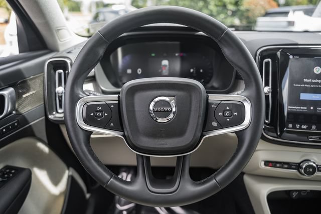 Certified 2023 Volvo XC40 B5 Ultimate w/ Protection Package Premier AWD/4WD image 32