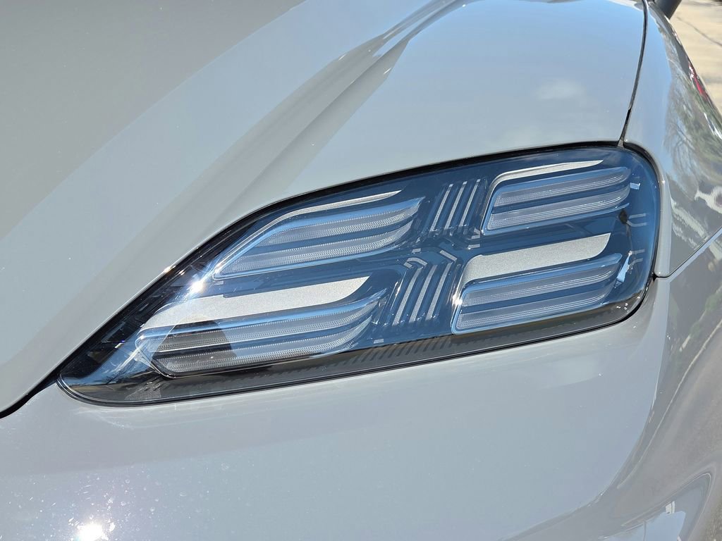 Certified 2025 Porsche Macan 4S Electric image 25