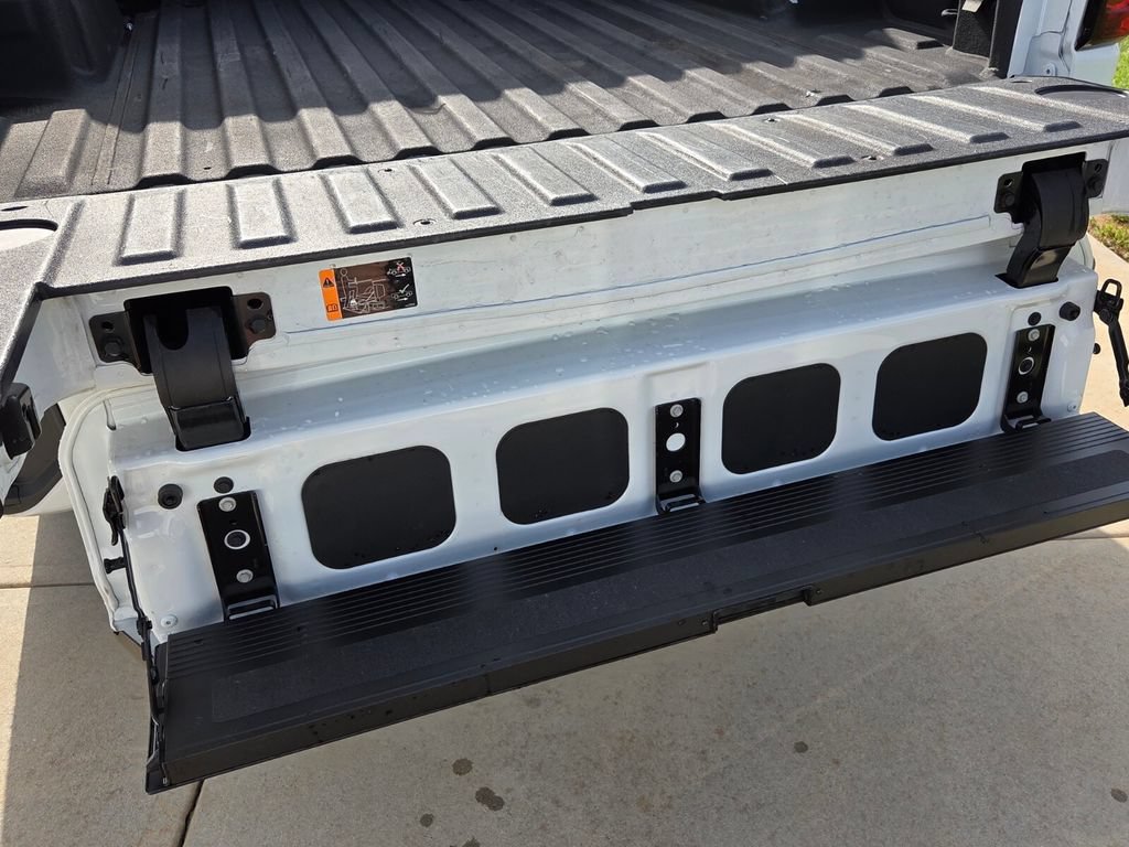 Used 2023 GMC Sierra 1500 AT4 w/ AT4 Premium Package AWD/4WD image 13