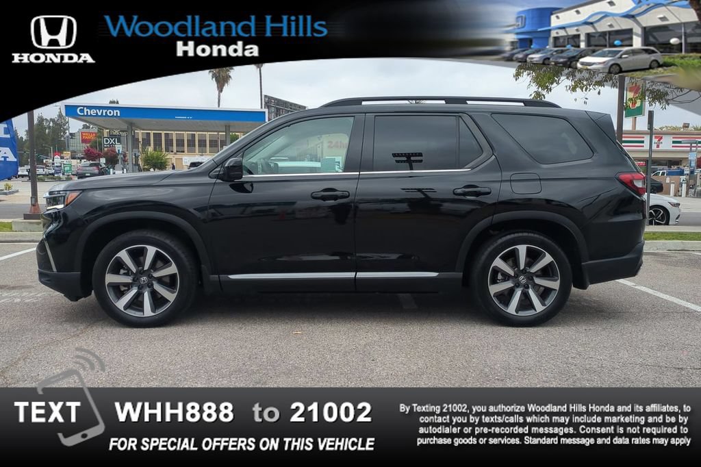 Used 2025 Honda Pilot Touring image 8