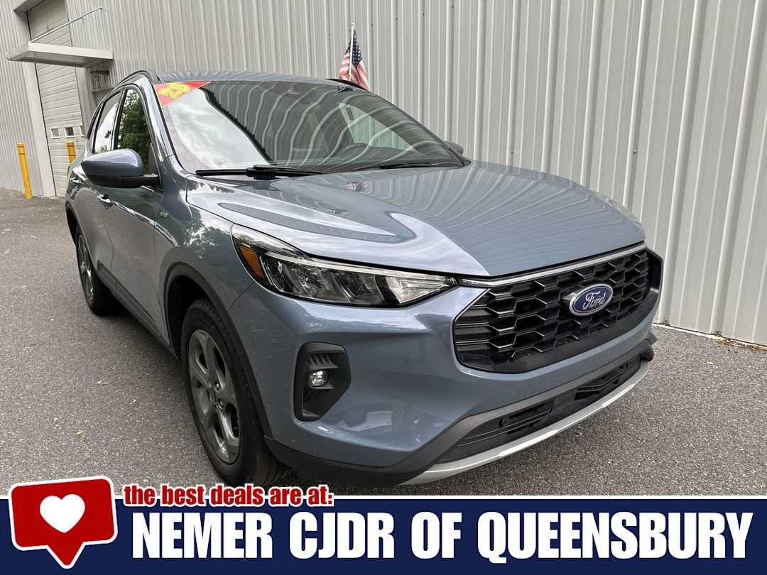 Used 2025 Ford Escape ST-Line Select AWD/4WD image 1