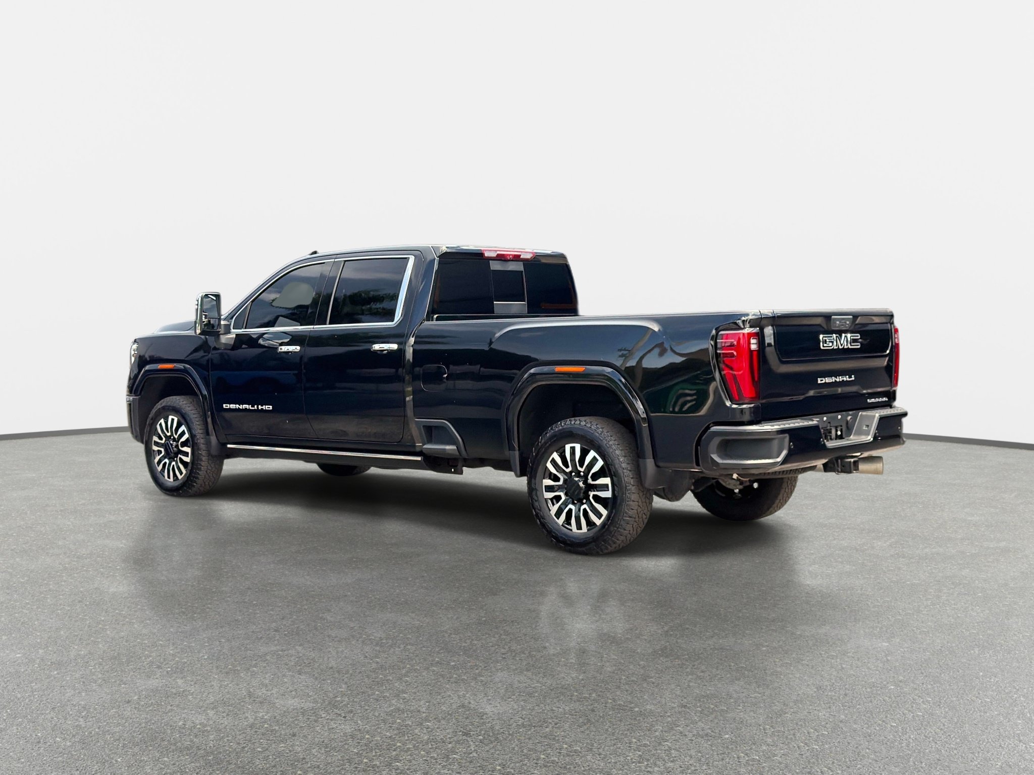 Used 2025 GMC Sierra 2500 Denali Ultimate w/ Max Trailering Package AWD/4WD image 9