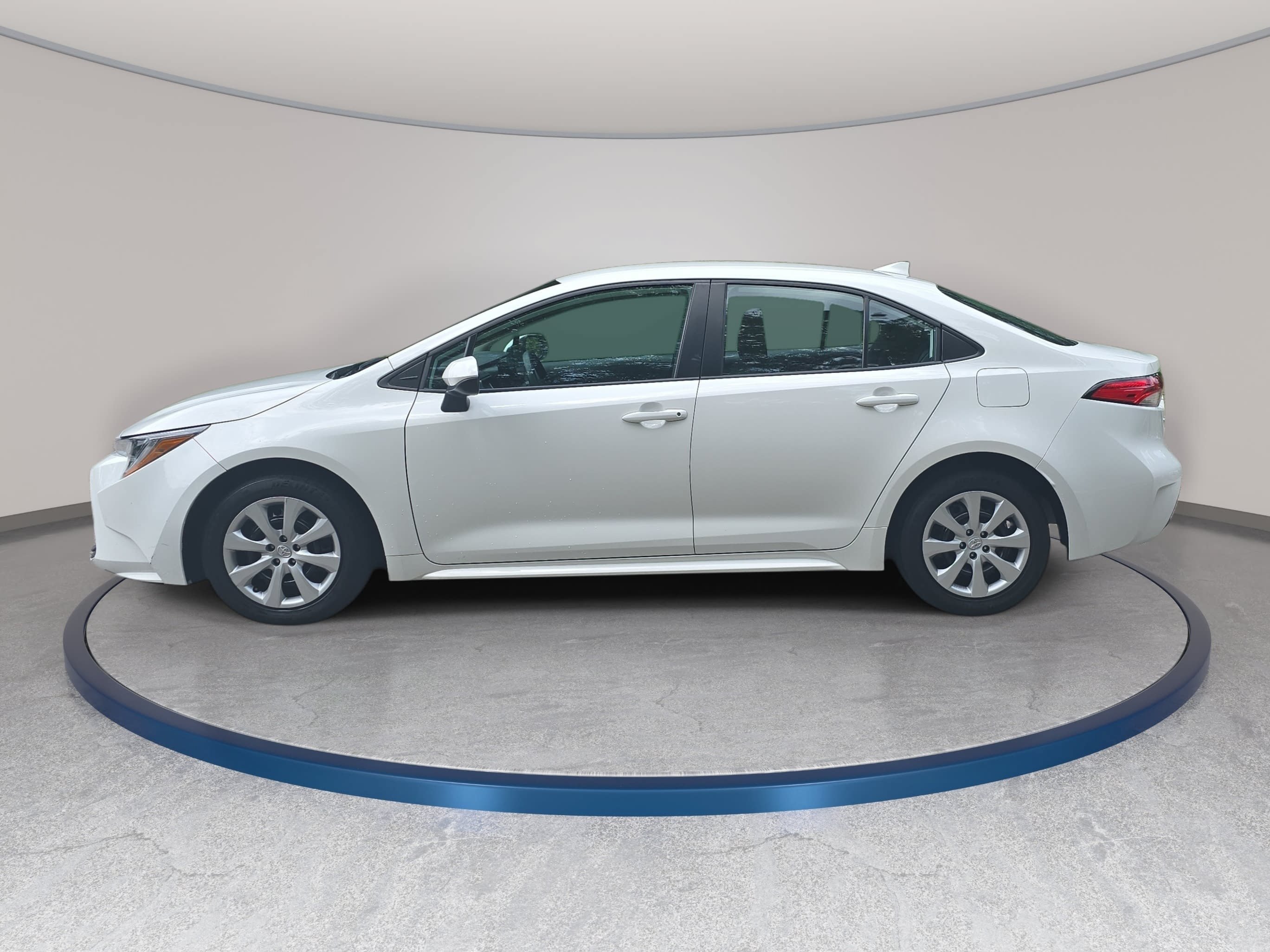 Used 2024 Toyota Corolla LE FWD image 8