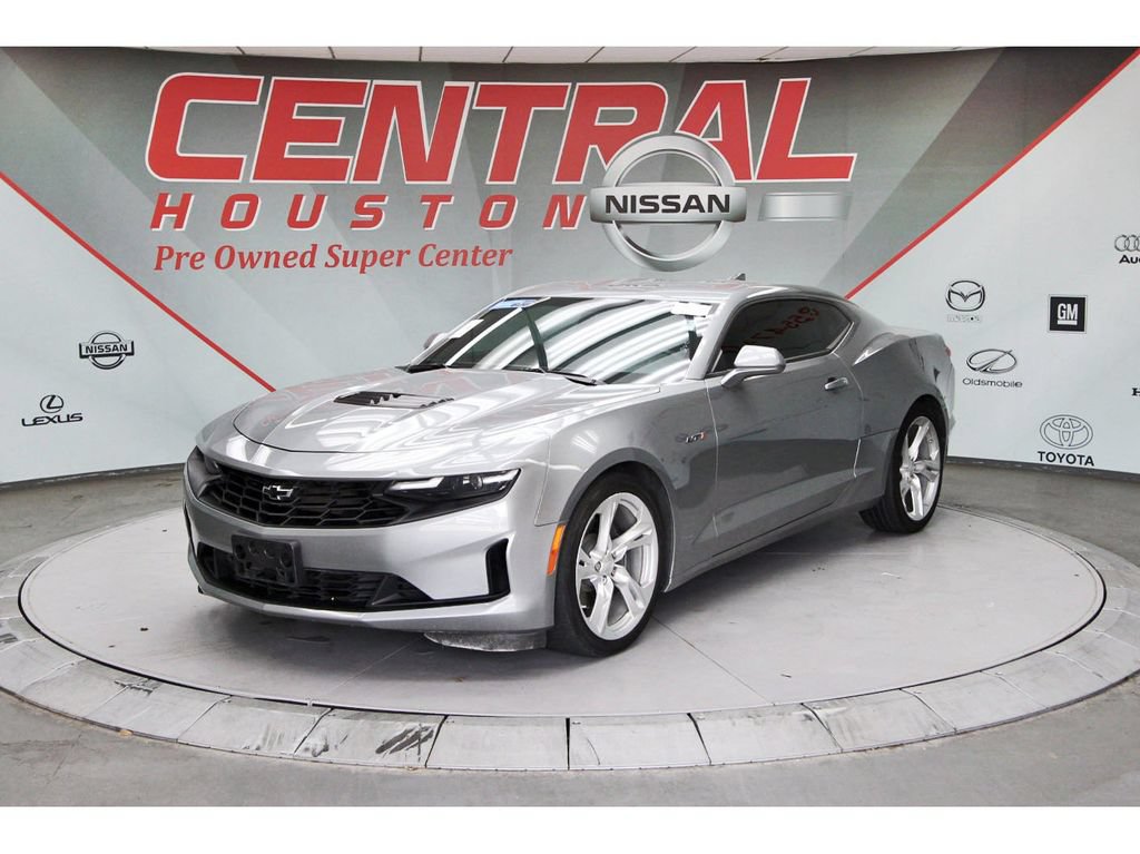 Used 2023 Chevrolet Camaro LT RWD image 2