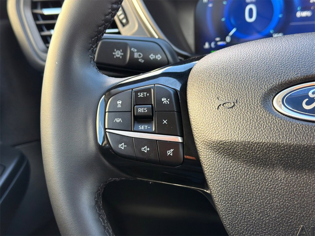 Used 2022 Ford Escape Titanium image 22