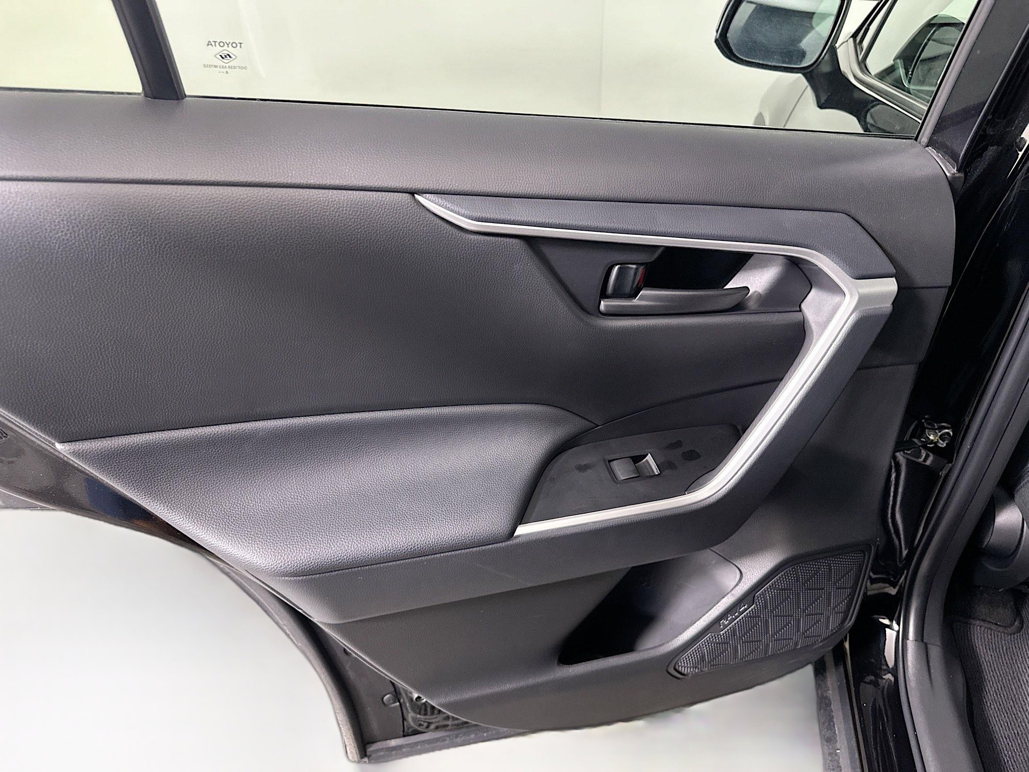 Used 2025 Toyota RAV4 LE image 25