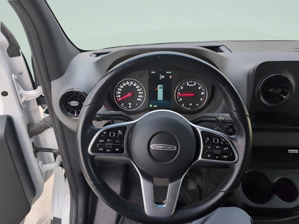 Used 2021 Freightliner Sprinter 2500 image 15