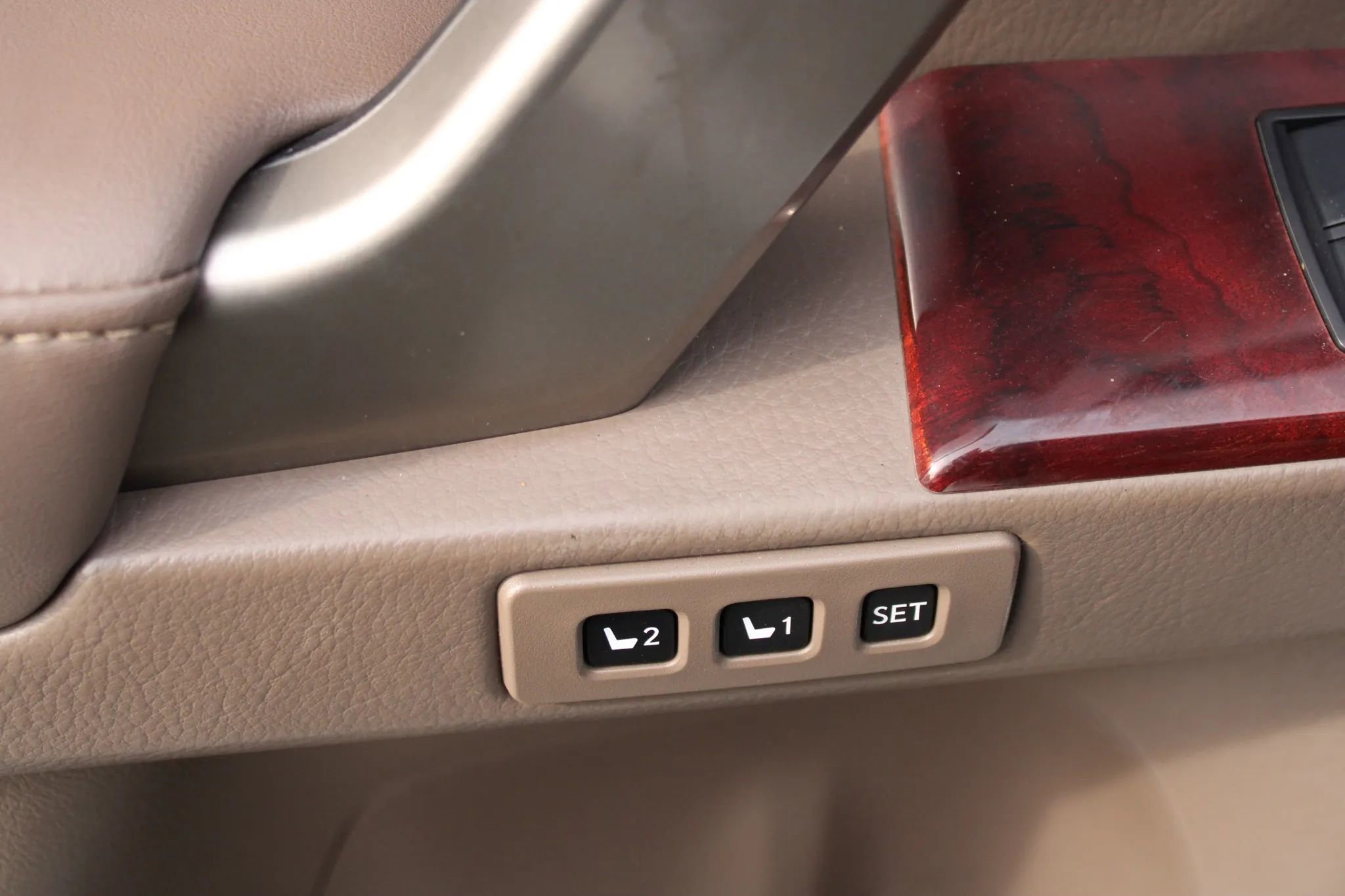 Used 2011 Lexus GX 460 image 19