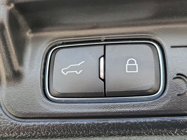 Used 2022 Ford Explorer Limited RWD image 10