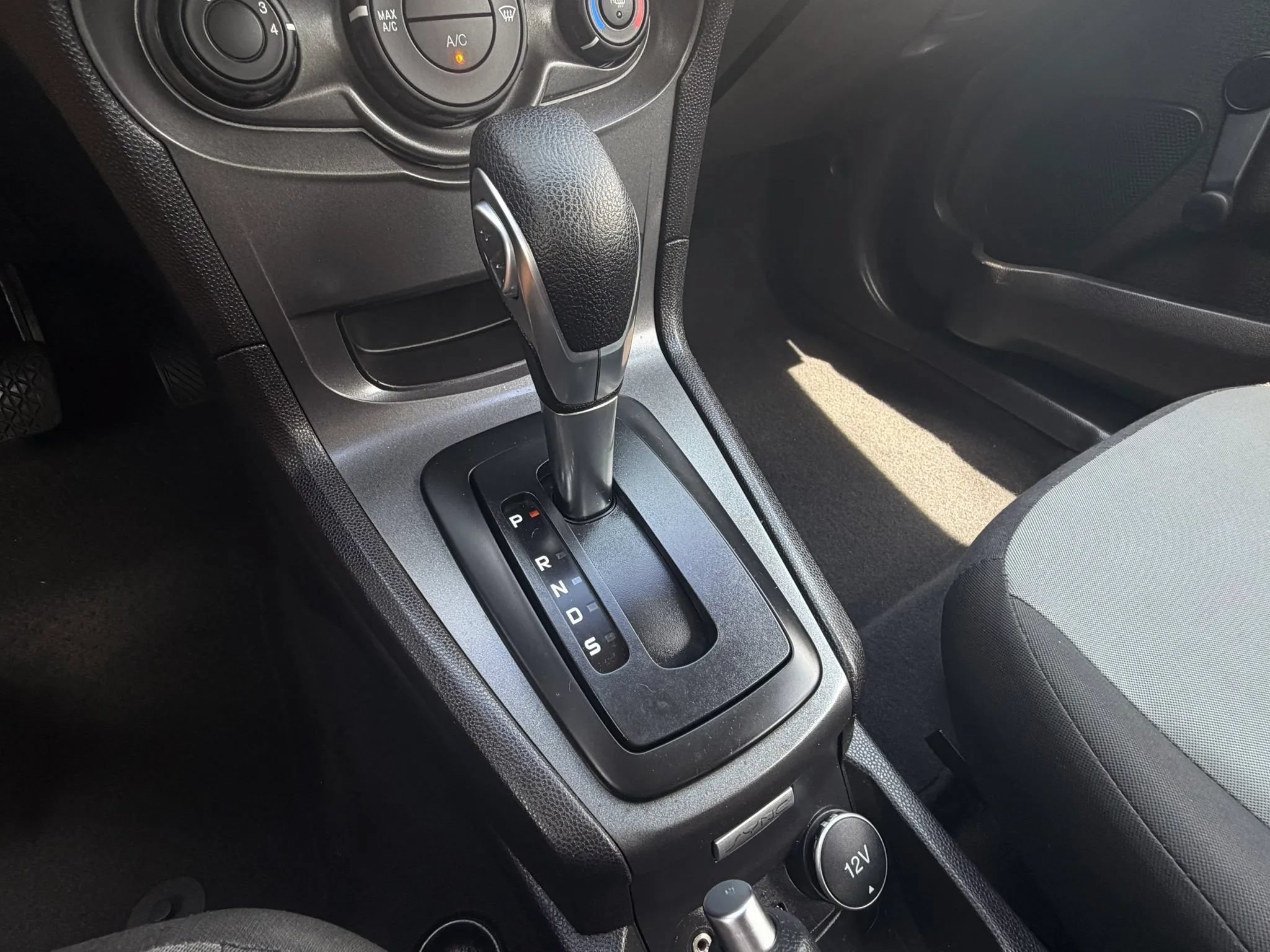 Used 2017 Ford Fiesta S FWD image 22