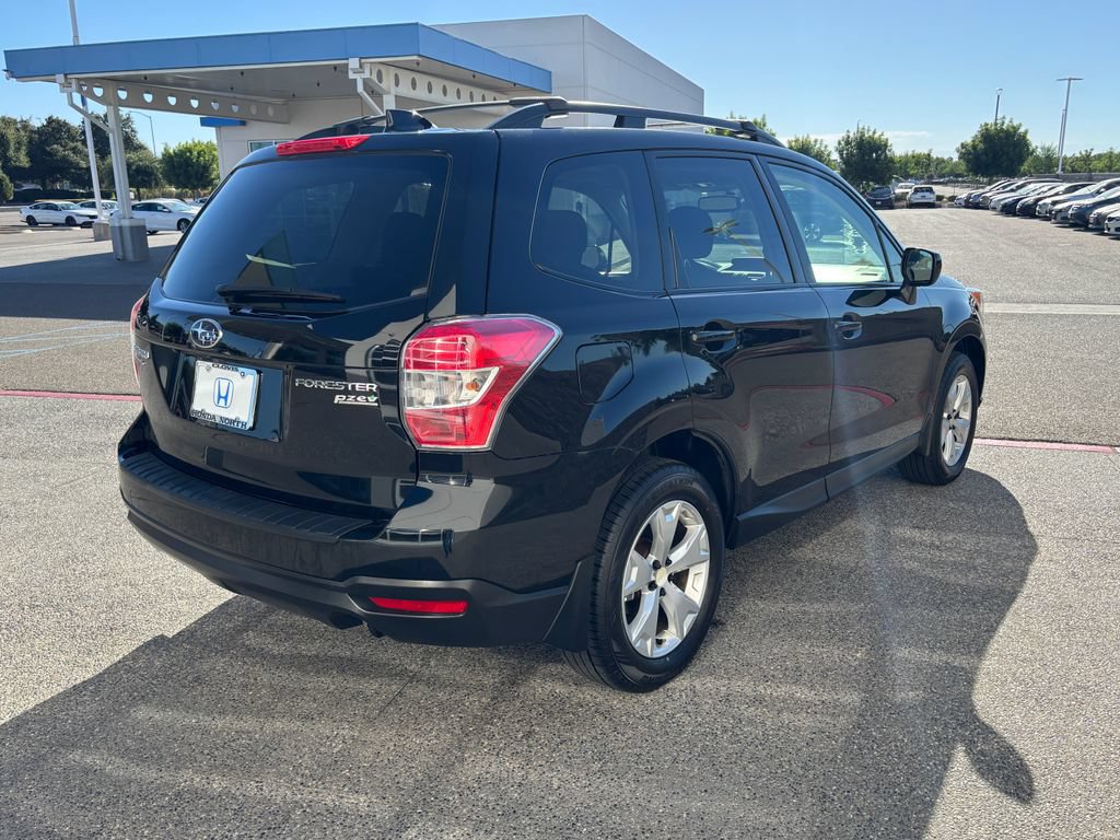 Used 2016 Subaru Forester 2.5i Premium w/ All-Weather Package AWD/4WD image 5