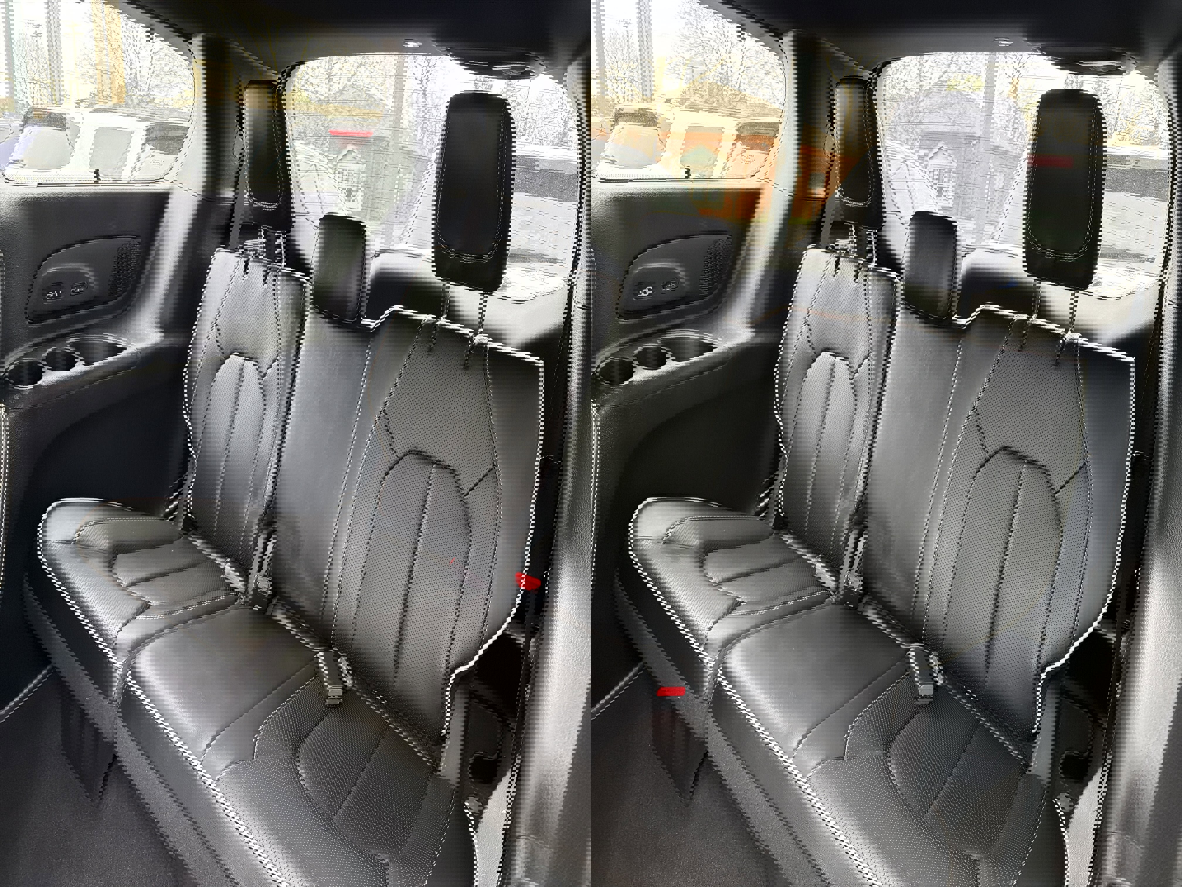 Used 2022 Chrysler Pacifica Limited w/ Uconnect Theater Family Group image 12