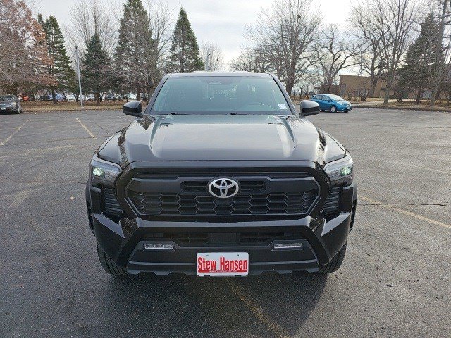 Used 2024 Toyota Tacoma TRD Off-Road image 9