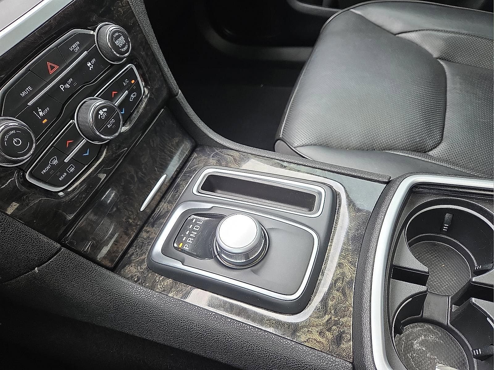 Used 2023 Chrysler 300 Touring L w/ Popular Equipment Group image 25