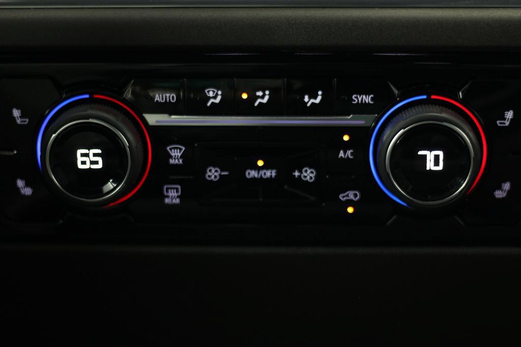 Used 2023 Chevrolet Silverado 1500 LT AWD/4WD image 27