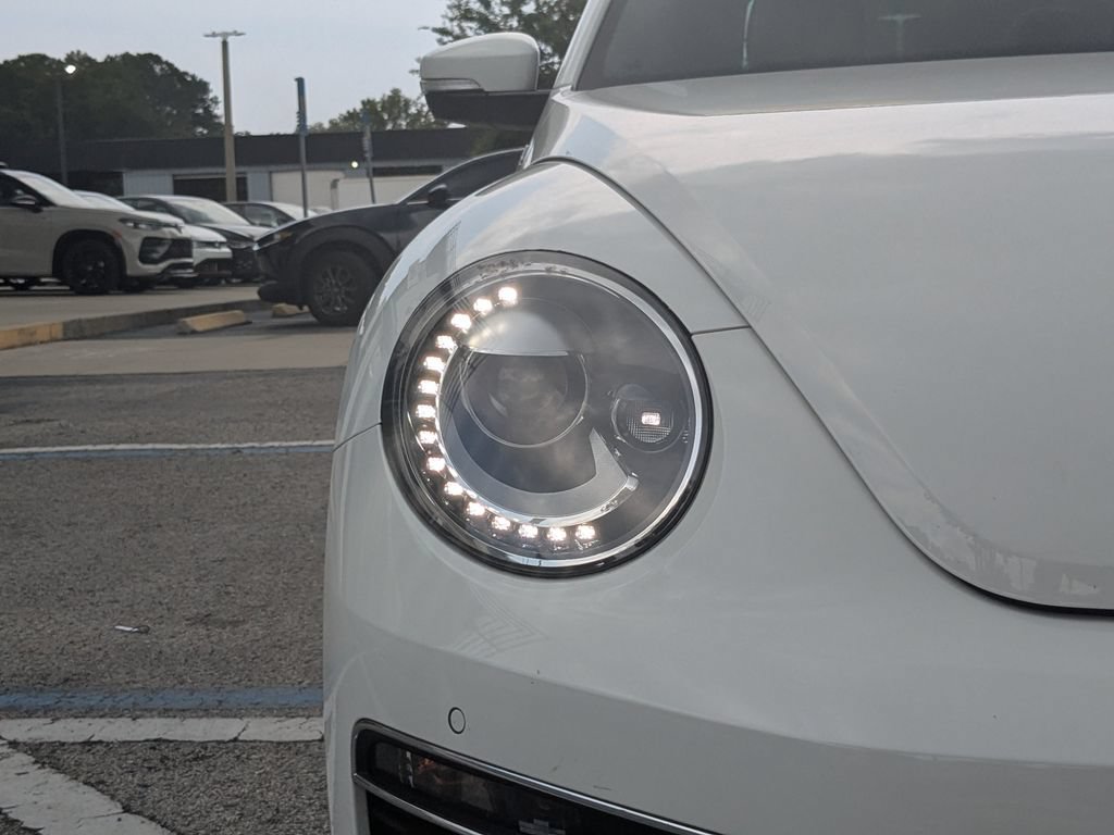 Used 2019 Volkswagen Beetle 2.0T Final Edition SEL FWD image 10