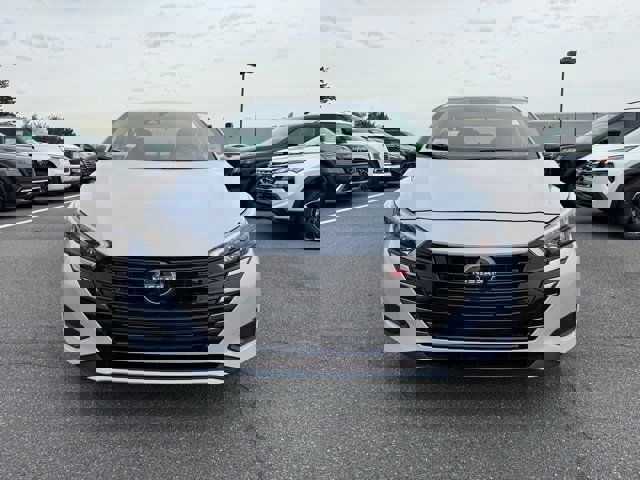 New 2025 Nissan Versa SR w/ Trunk Package image 3