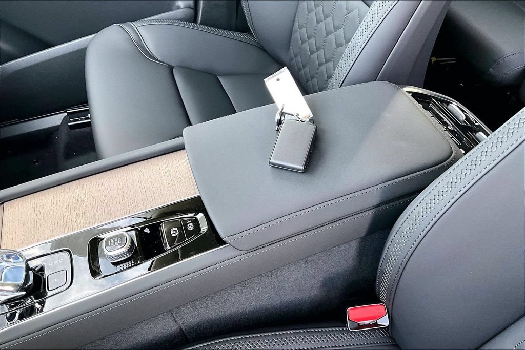New 2026 Volvo XC90 B6 Core AWD/4WD image 23