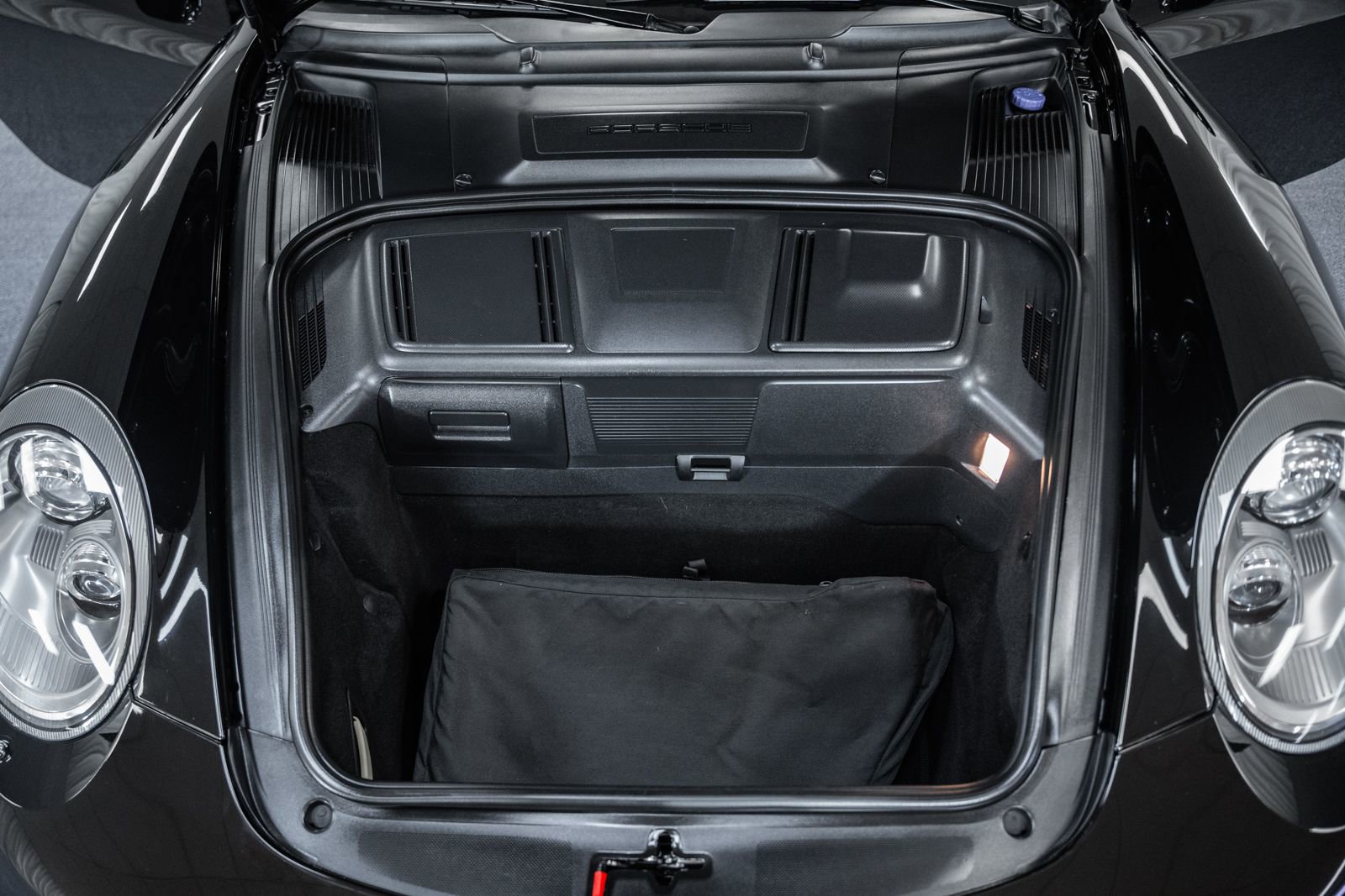 Used 2011 Porsche 911 Turbo S image 21