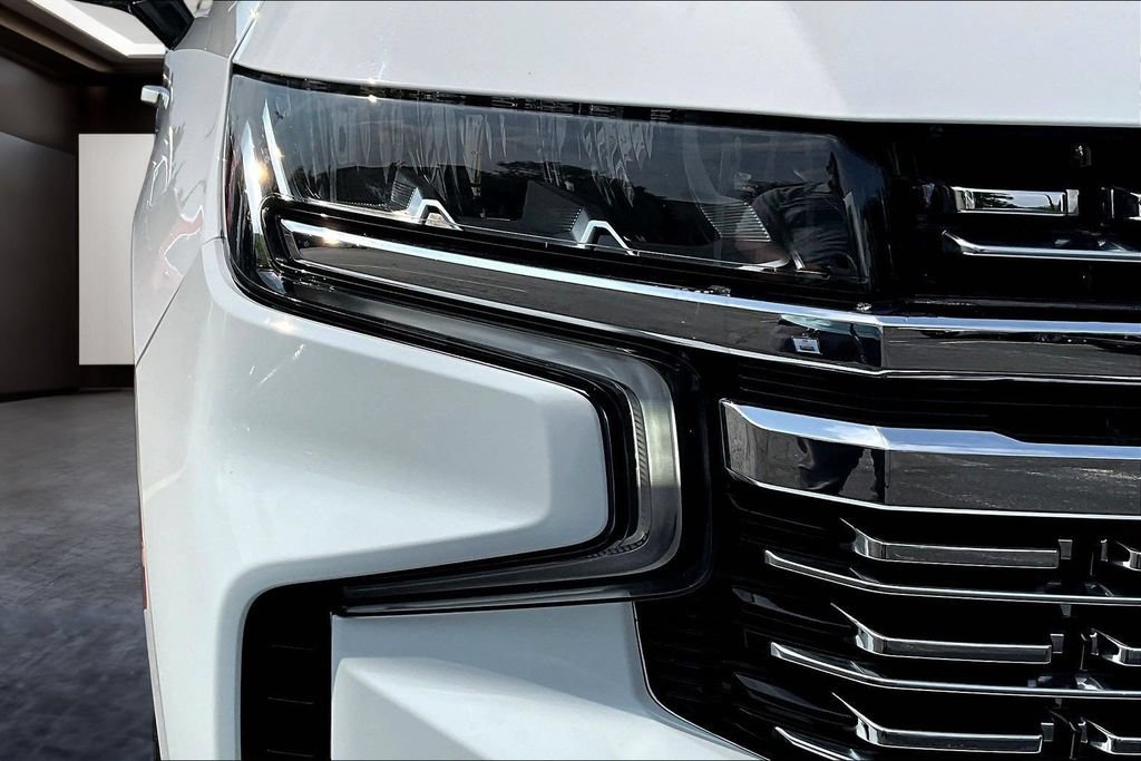 Used 2023 Chevrolet Suburban Premier AWD/4WD image 30